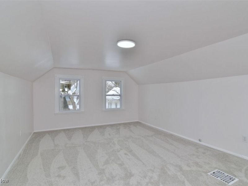 6015 Hosmer Avenue, Cleveland, OH 44105 Photo 10