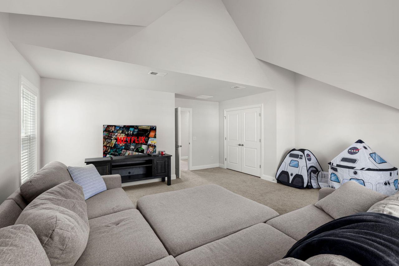 109 Granton Edge Lane Photo 32