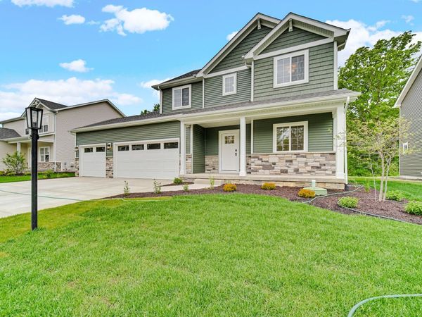 291 Crooked Oak Parkway, Valparaiso, IN 46385