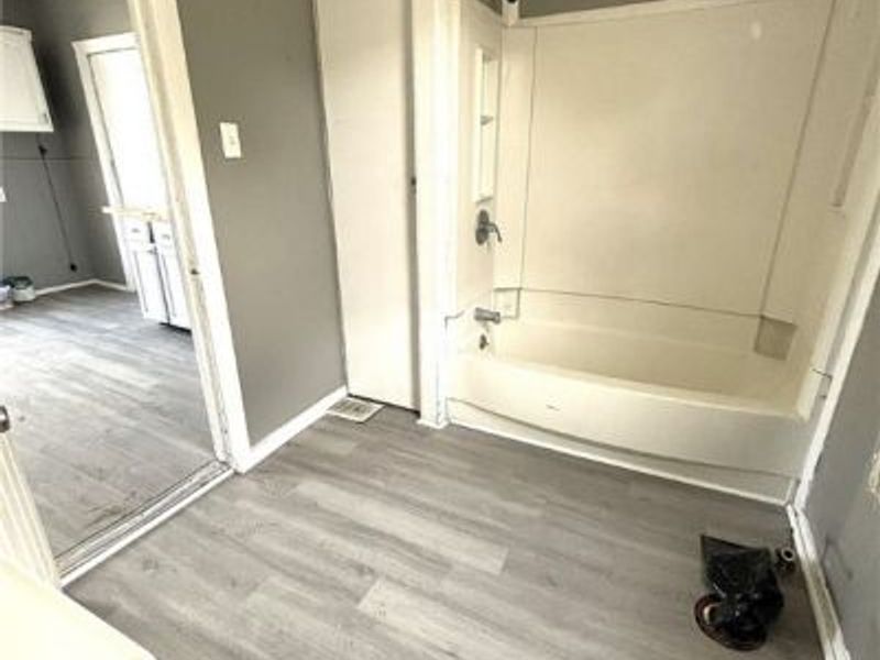 4501 Hyde Avenue, Cleveland, OH 44109 Photo 10