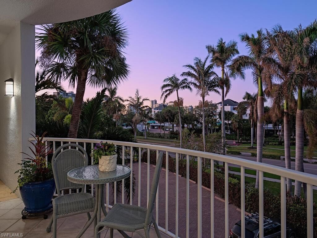 400 Park Shore Dr, Unit 303, Naples, FL 34103 Photo