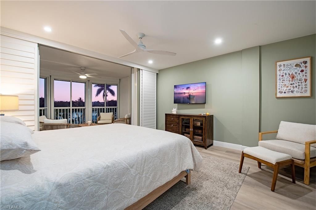 400 Park Shore Dr, Unit 303, Naples, FL 34103 Photo