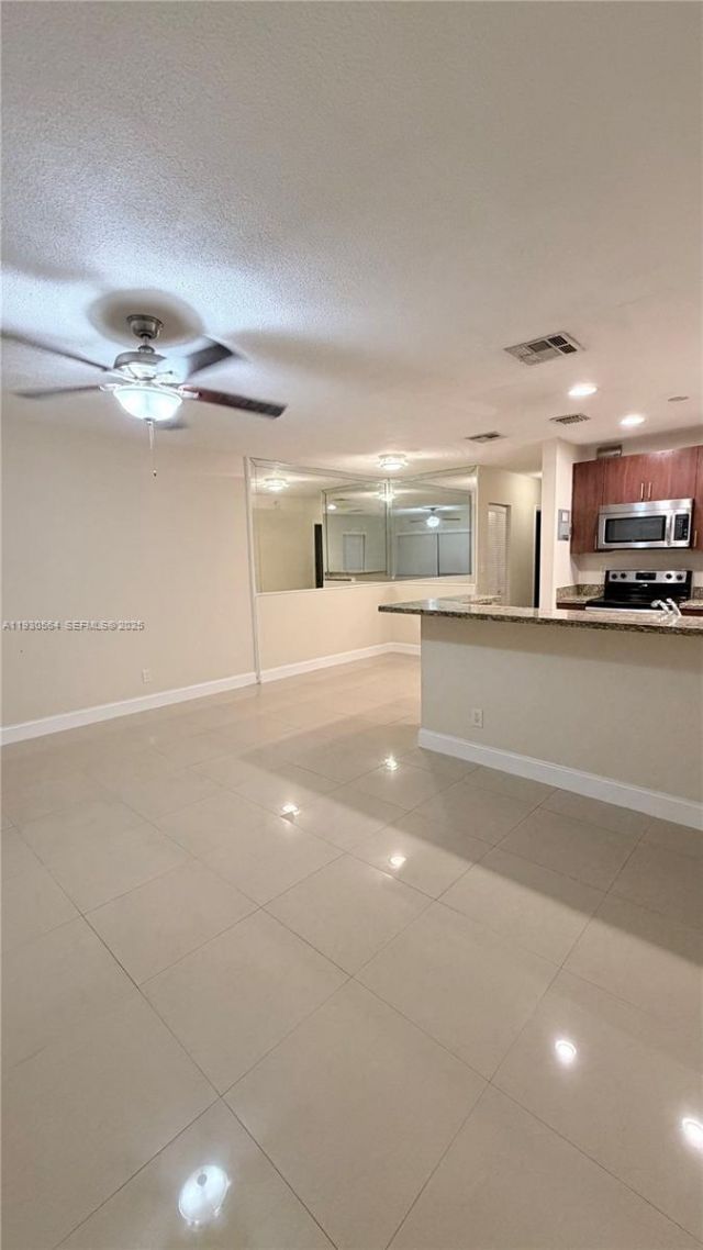 1104 NE 17th Ter, Unit 1-2, Fort Lauderdale, FL 33304 Photo