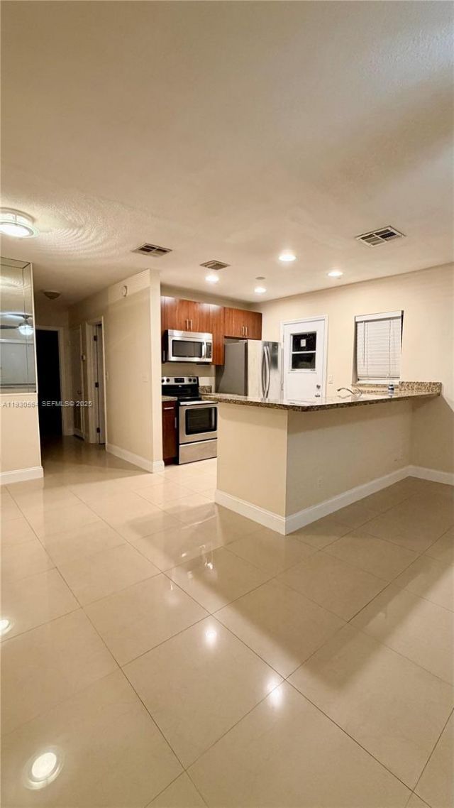 1104 NE 17th Ter, Unit 1-2, Fort Lauderdale, FL 33304 Photo