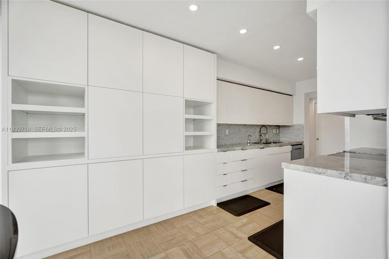 19355 Turnberry Way, Unit 26E, Aventura, FL 33180 Photo