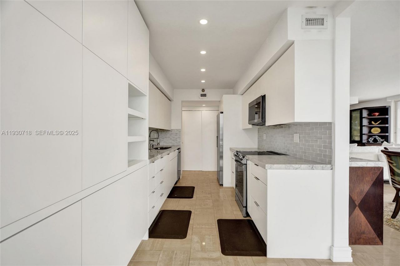 19355 Turnberry Way, Unit 26E, Aventura, FL 33180 Photo