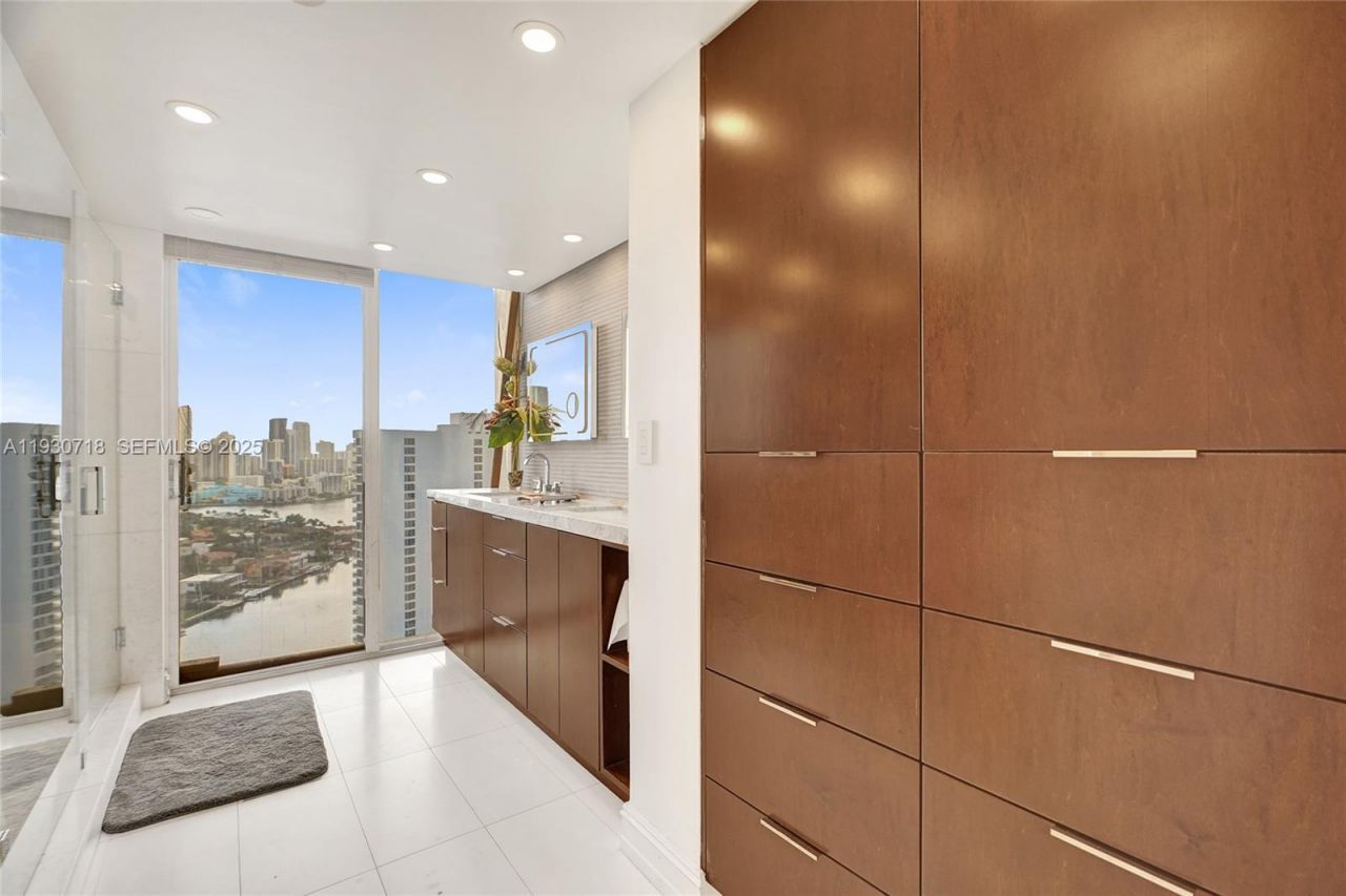 19355 Turnberry Way, Unit 26E, Aventura, FL 33180 Photo