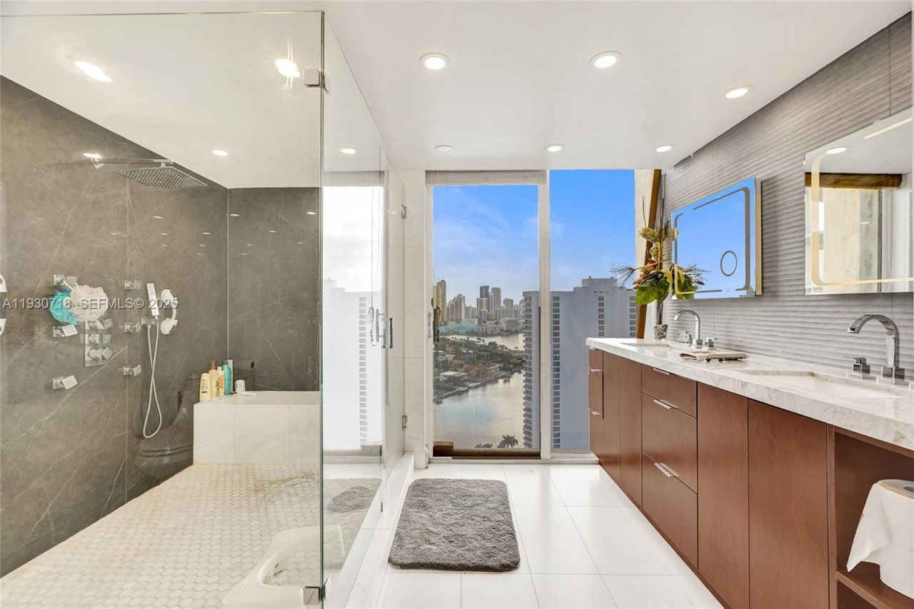 19355 Turnberry Way, Unit 26E, Aventura, FL 33180 Photo