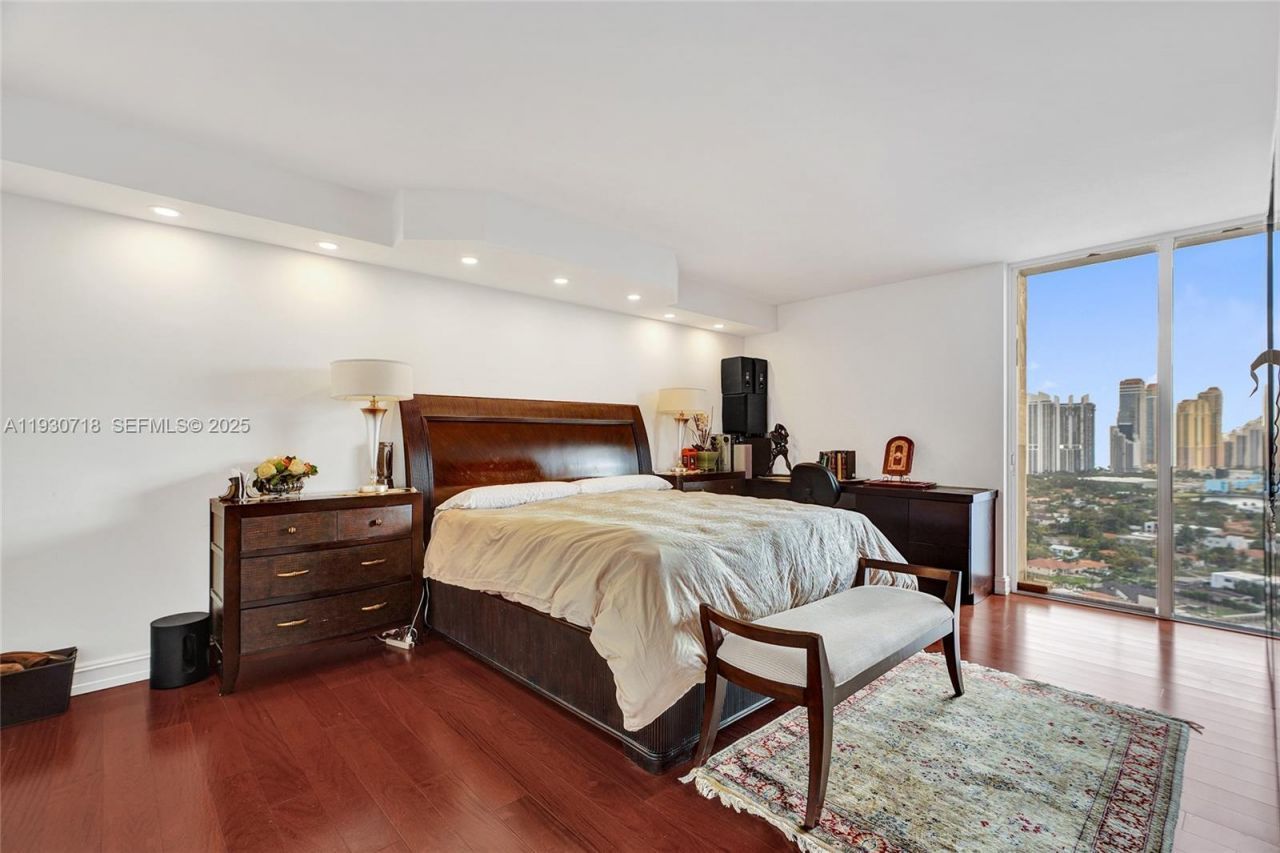 19355 Turnberry Way, Unit 26E, Aventura, FL 33180 Photo