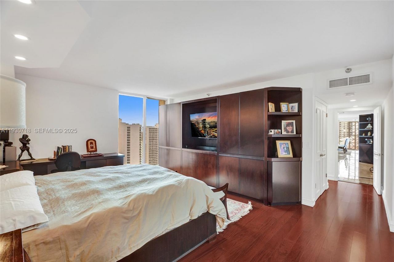 19355 Turnberry Way, Unit 26E, Aventura, FL 33180 Photo