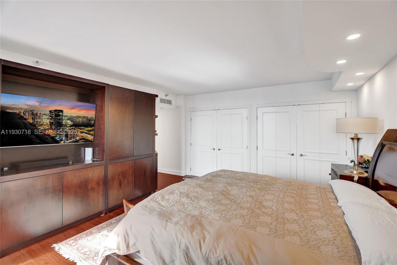 19355 Turnberry Way, Unit 26E, Aventura, FL 33180 Photo