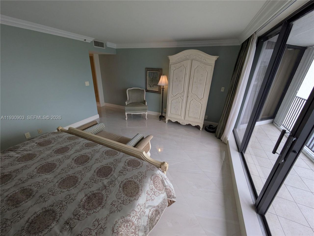 300 Three Islands Blvd, Unit 204, Hallandale Beach, FL 33009 Photo