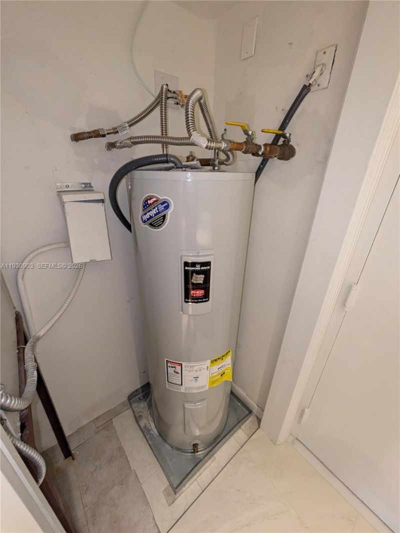 300 Three Islands Blvd, Unit 204, Hallandale Beach, FL 33009 Photo