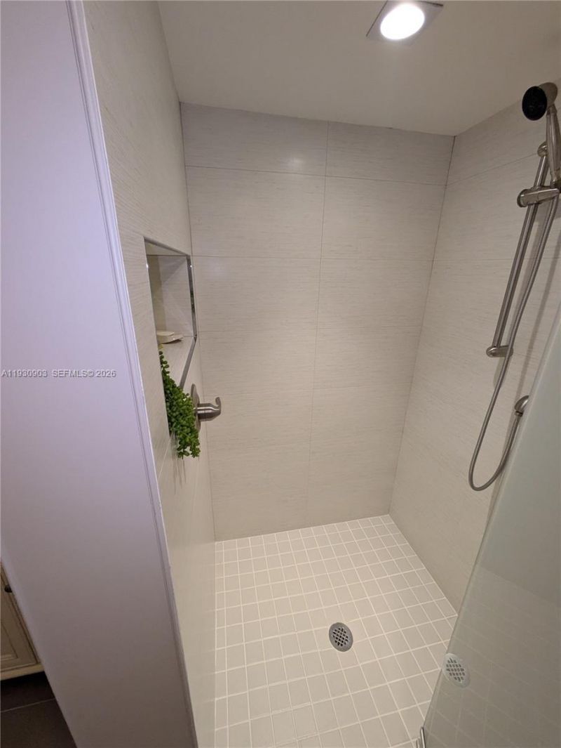 300 Three Islands Blvd, Unit 204, Hallandale Beach, FL 33009 Photo