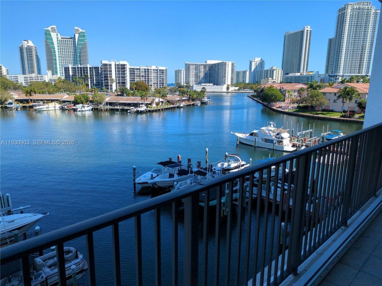 300 Three Islands Blvd, Unit 204, Hallandale Beach, FL 33009 Photo