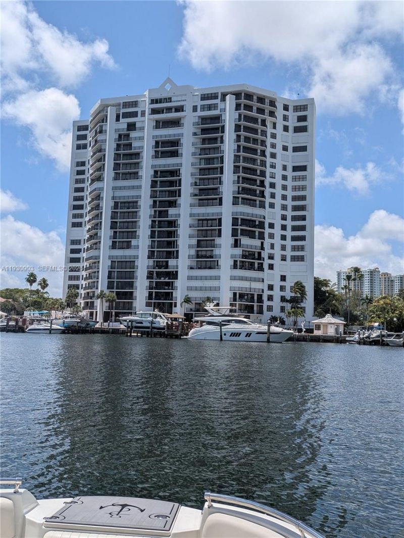 300 Three Islands Blvd, Unit 204, Hallandale Beach, FL 33009 Photo