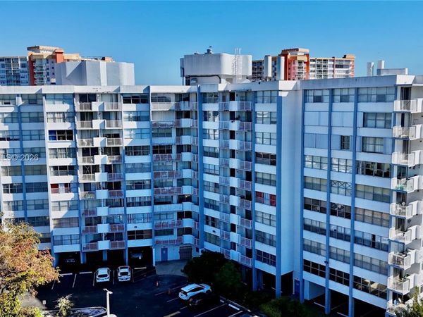 1200 NE Miami Gardens Dr, Unit 1011W, Miami, FL 33179