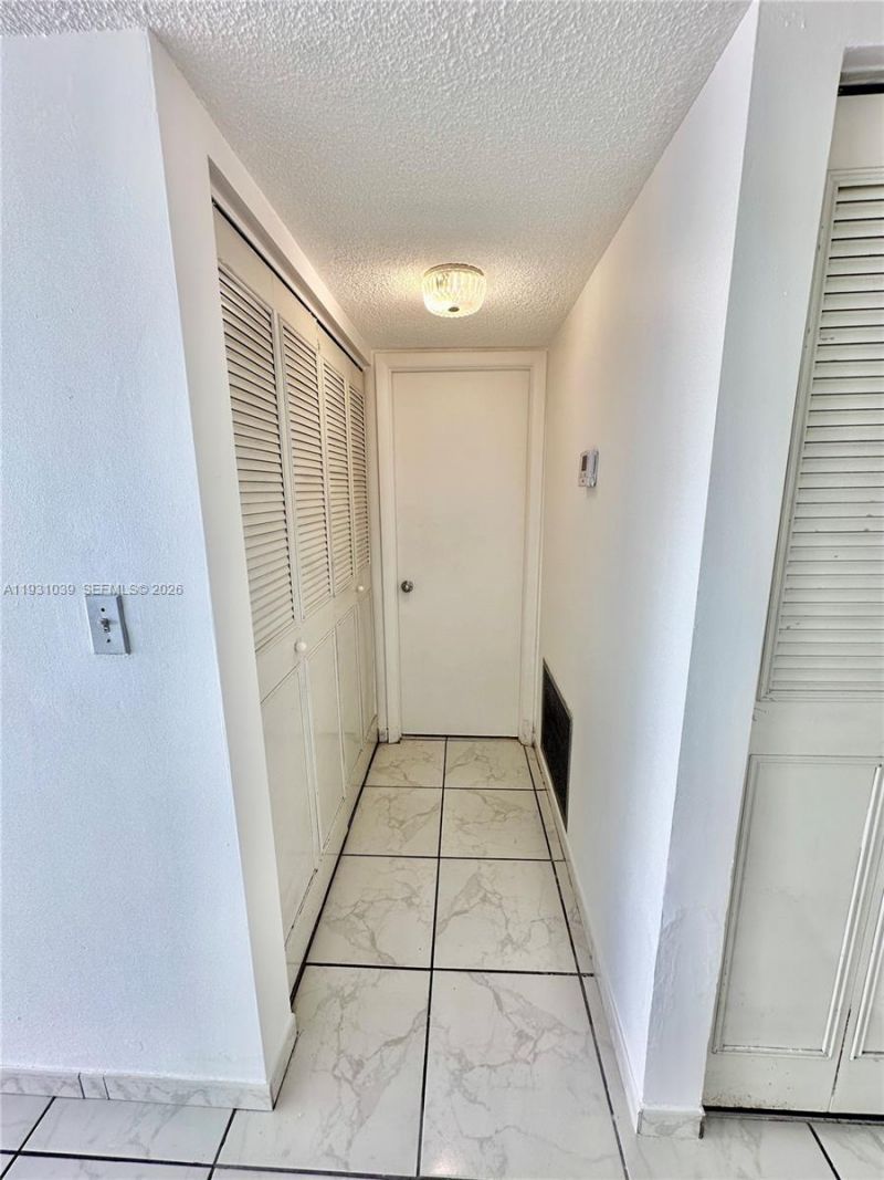 1200 NE Miami Gardens Dr, Unit 1011W, Miami, FL 33179 Photo