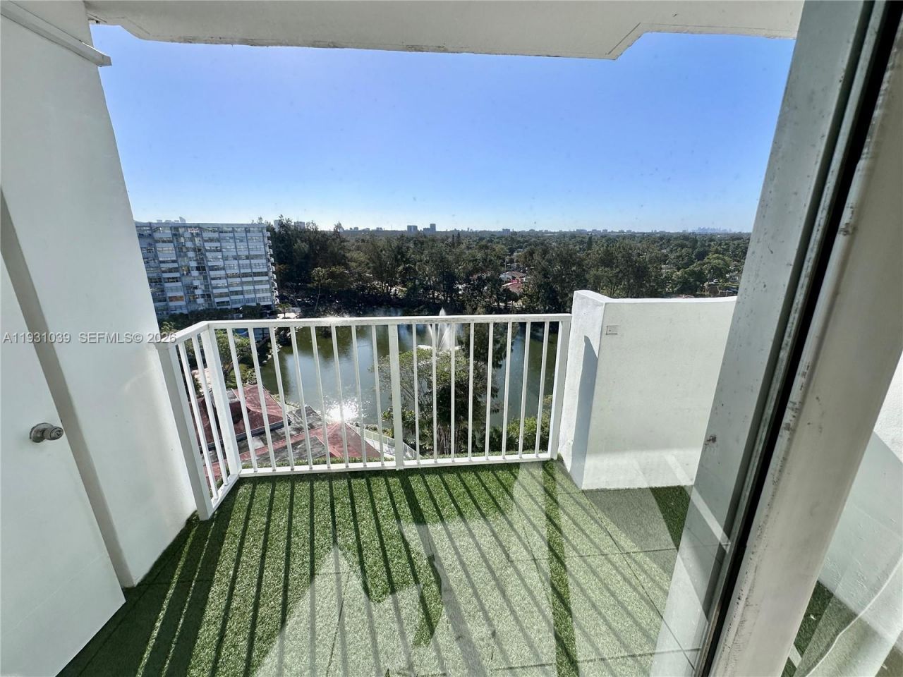 1200 NE Miami Gardens Dr, Unit 1011W, Miami, FL 33179 Photo