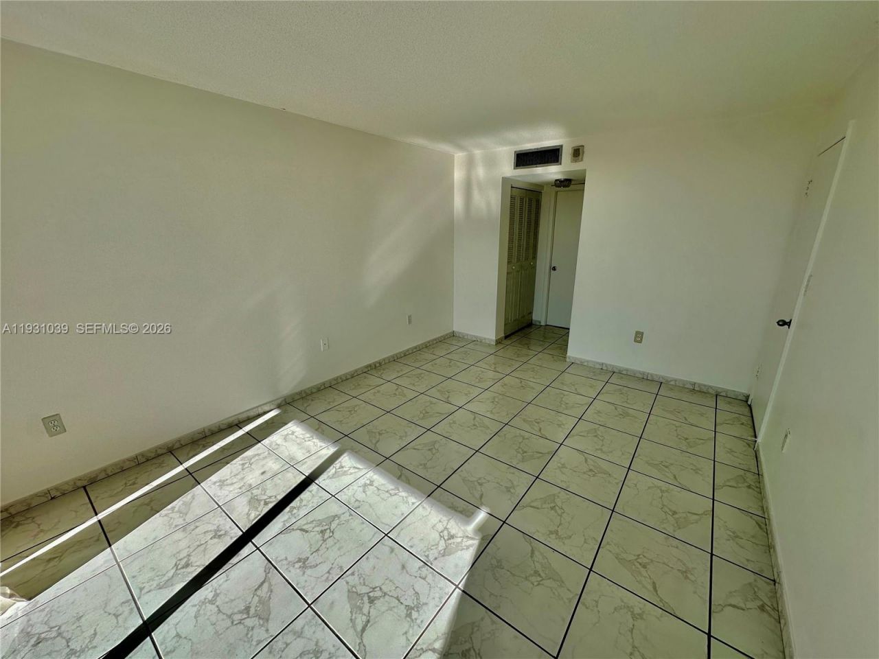 1200 NE Miami Gardens Dr, Unit 1011W, Miami, FL 33179 Photo