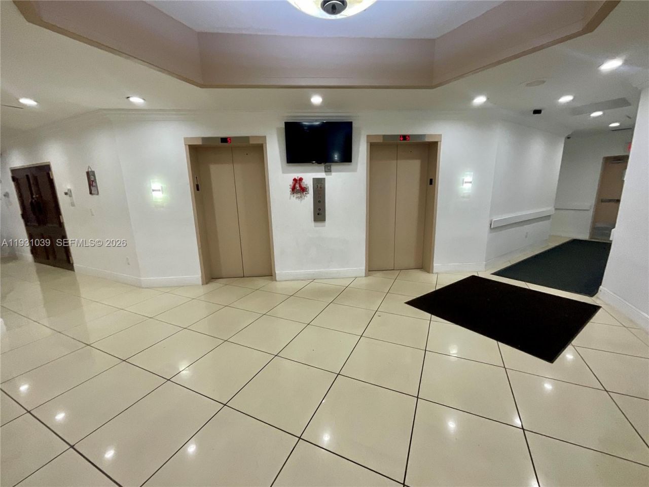 1200 NE Miami Gardens Dr, Unit 1011W, Miami, FL 33179 Photo