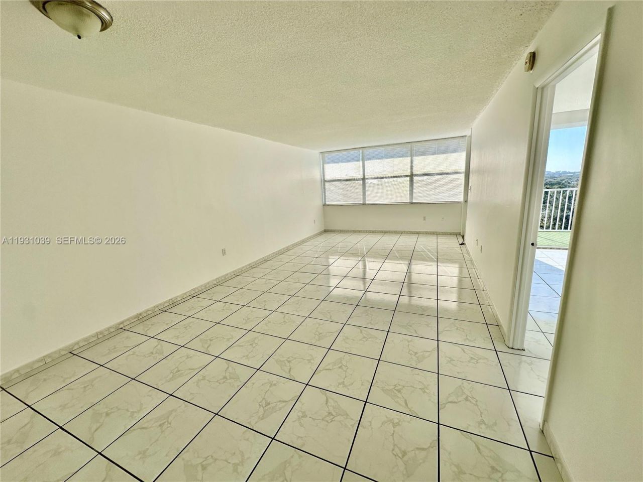 1200 NE Miami Gardens Dr, Unit 1011W, Miami, FL 33179 Photo