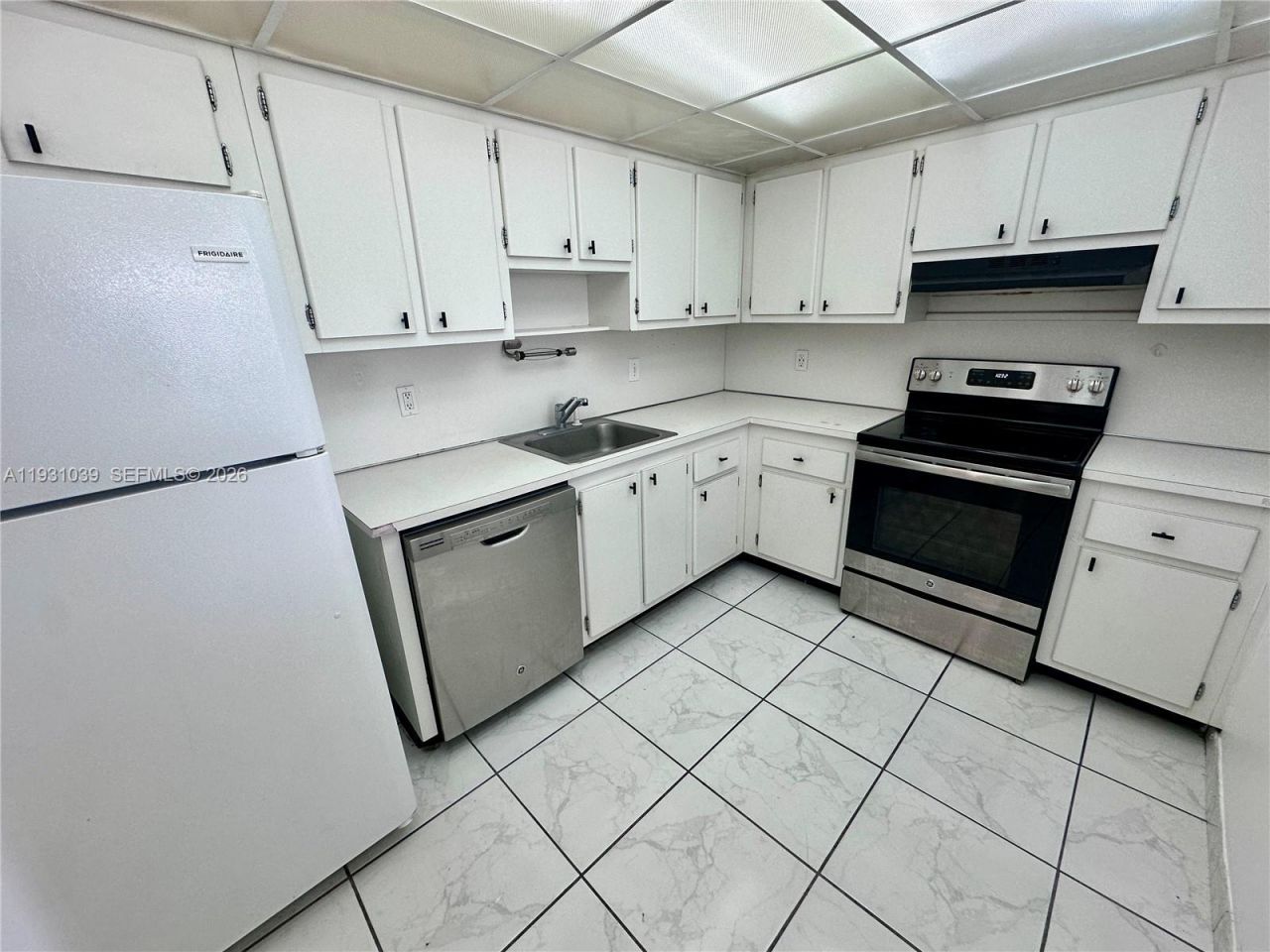 1200 NE Miami Gardens Dr, Unit 1011W, Miami, FL 33179 Photo