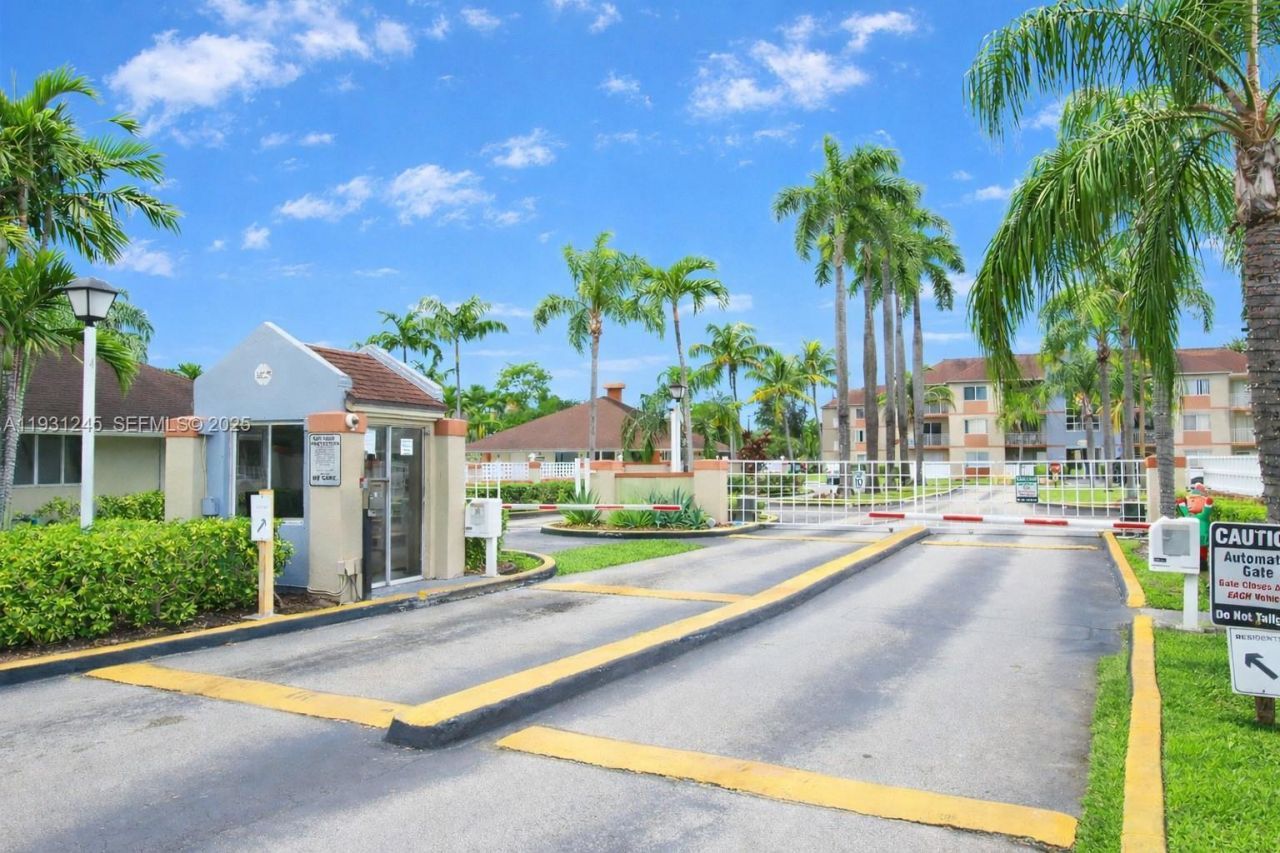 18810 NW 57th Ave, Unit 102, Hialeah, FL 33015 Photo