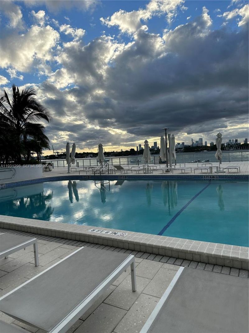 1000 West Ave, Unit 215, Miami Beach, FL 33139 Photo