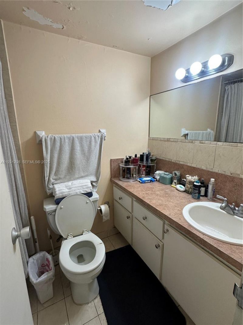 1000 West Ave, Unit 215, Miami Beach, FL 33139 Photo