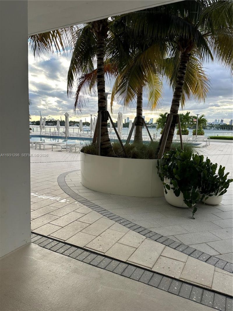 1000 West Ave, Unit 215, Miami Beach, FL 33139 Photo