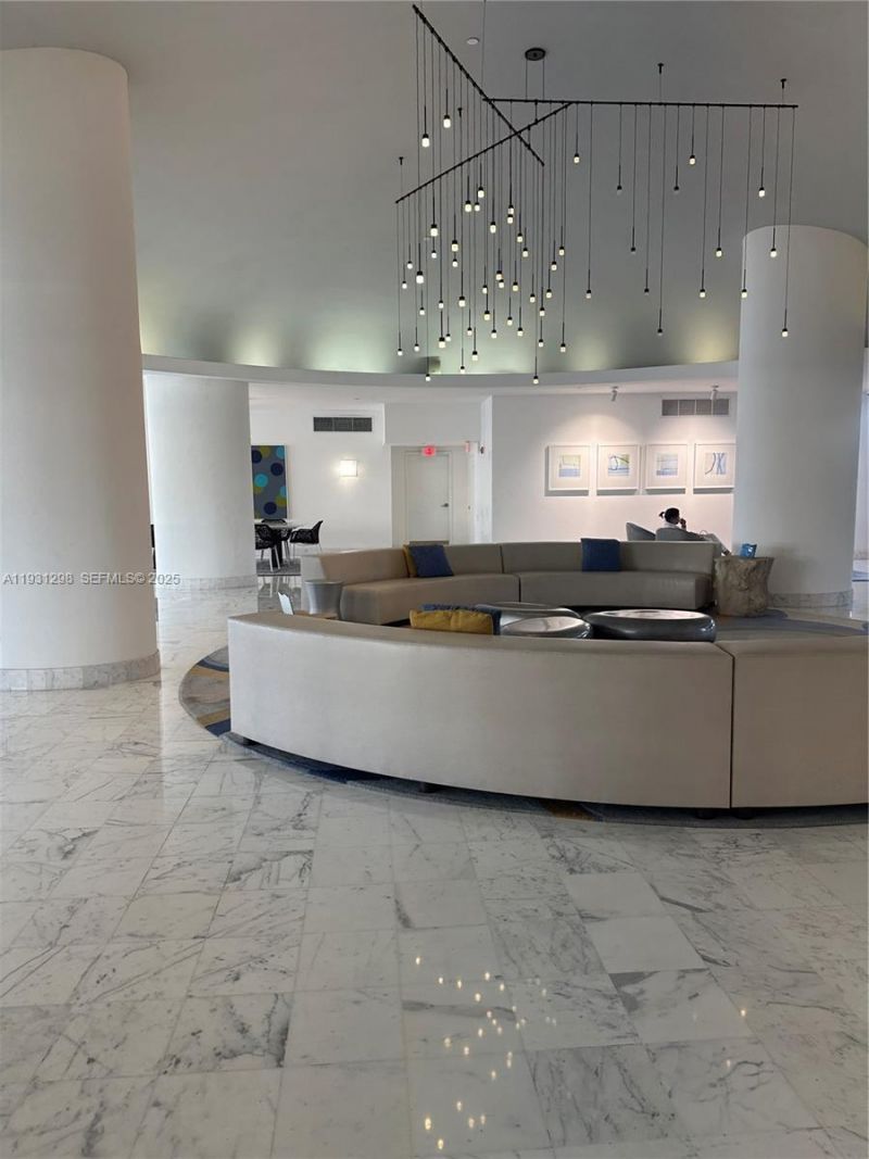 1000 West Ave, Unit 215, Miami Beach, FL 33139 Photo