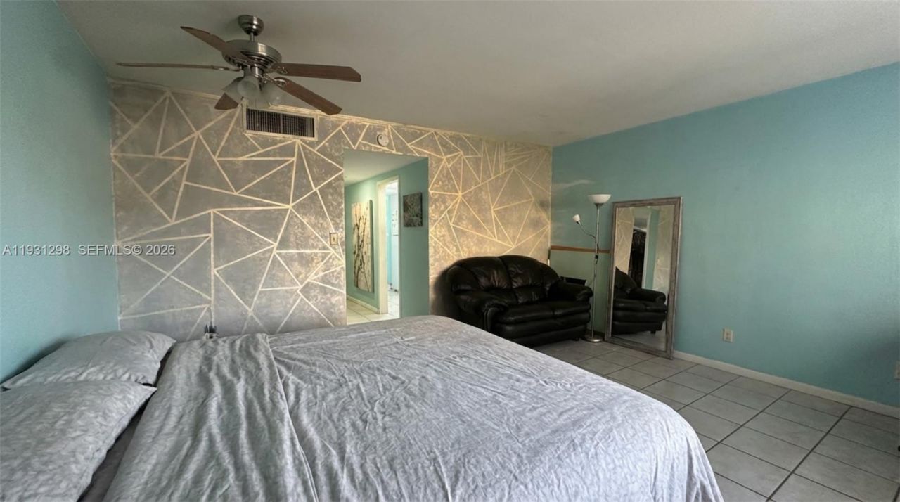 1000 West Ave, Unit 215, Miami Beach, FL 33139 Photo