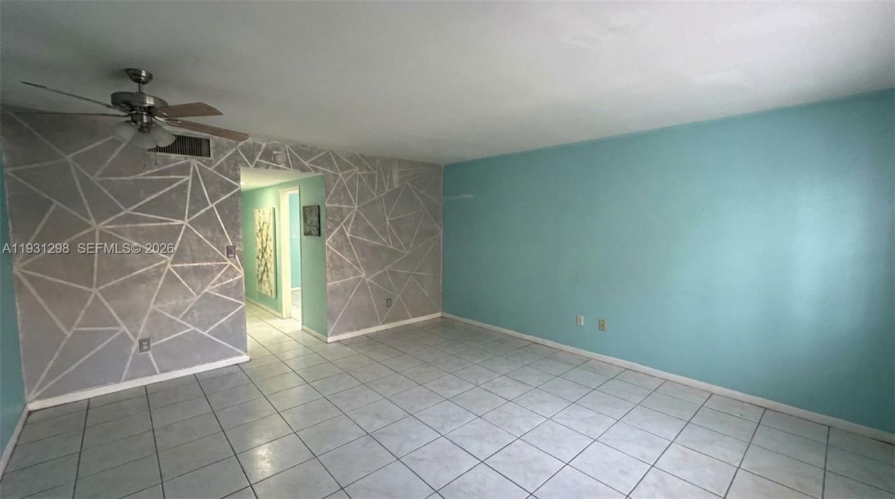 1000 West Ave, Unit 215, Miami Beach, FL 33139 Photo
