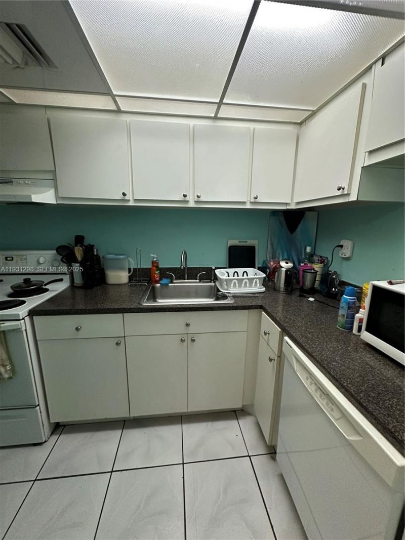 1000 West Ave, Unit 215, Miami Beach, FL 33139 Photo
