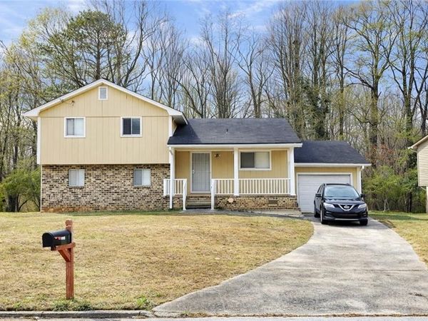 6560 Woodford Road , Atlanta, GA 30349