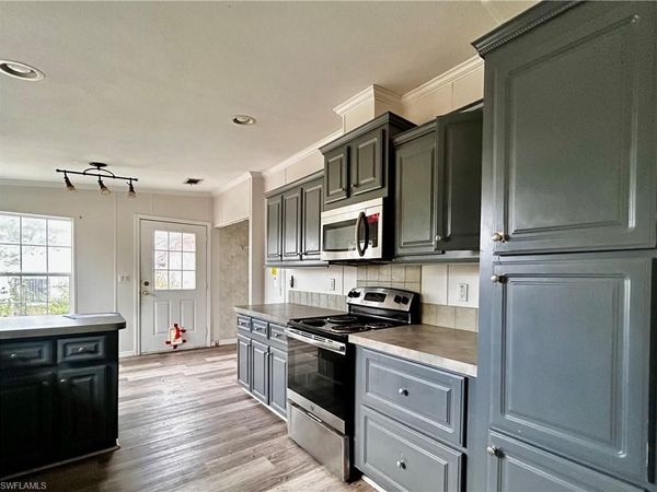 3007 52nd ST W, LEHIGH ACRES, FL 33971