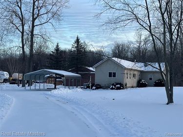 5117 Ravenswood Road, Kimball Twp, MI 48074