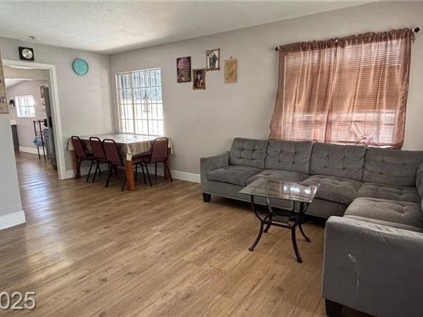 241 N 19th Street, Las Vegas, NV 89101