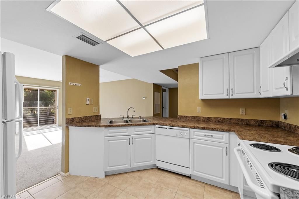 3170 Seasons Way, Unit 807, Estero, FL 33928 Photo