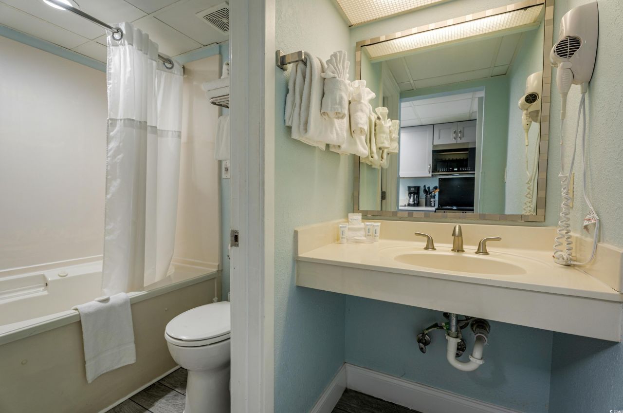 2300 N Ocean Blvd. Photo 10