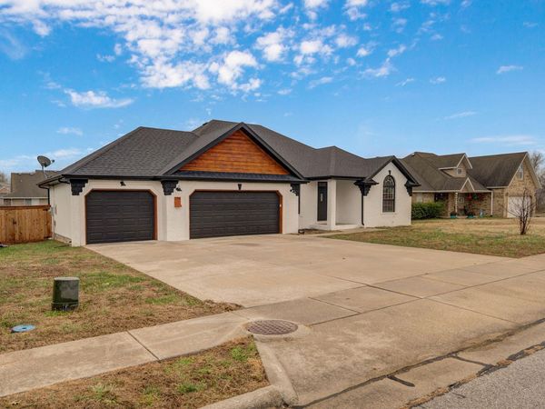194 Meadowlark, Willard, MO 65781