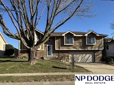 1423 N 159 Street, Omaha, NE 68118