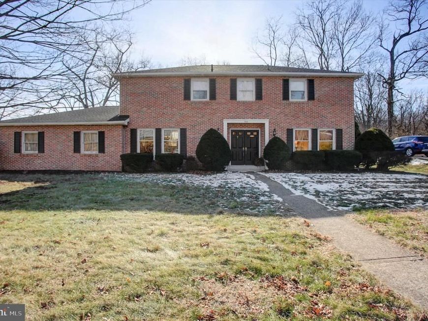 300 Acre Drive, Carlisle, PA 17013 Main Photo