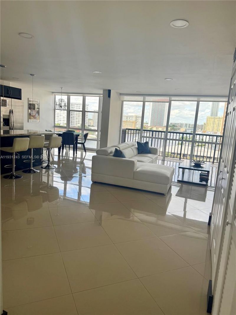 2017 S Ocean Dr, Unit 807, Hallandale Beach, FL 33009 Photo
