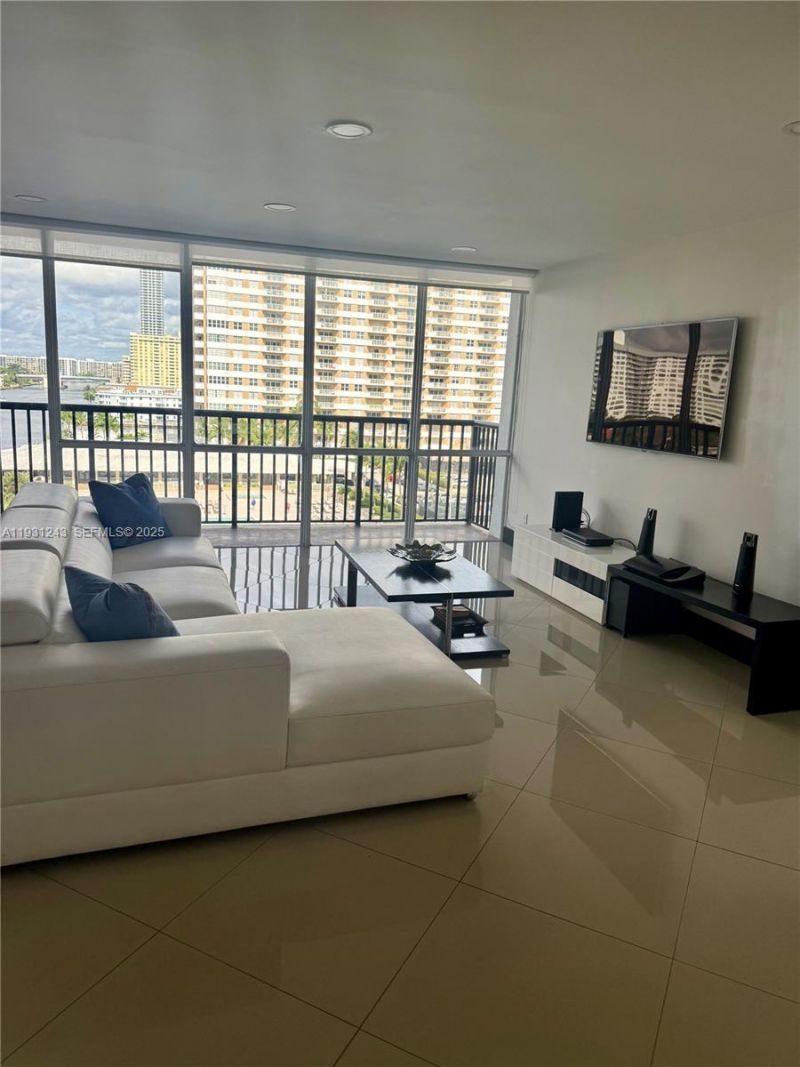 2017 S Ocean Dr, Unit 807, Hallandale Beach, FL 33009 Photo