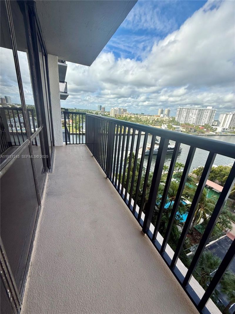 2017 S Ocean Dr, Unit 807, Hallandale Beach, FL 33009 Photo