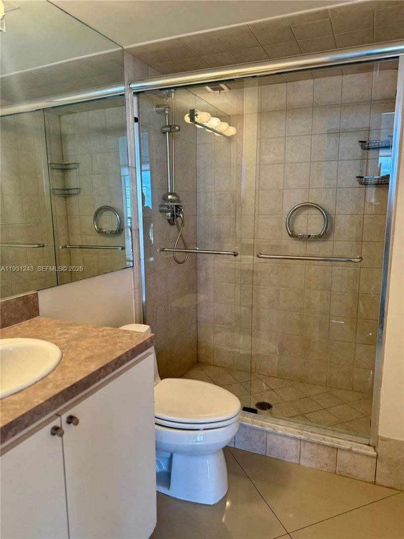 2017 S Ocean Dr, Unit 807, Hallandale Beach, FL 33009 Photo