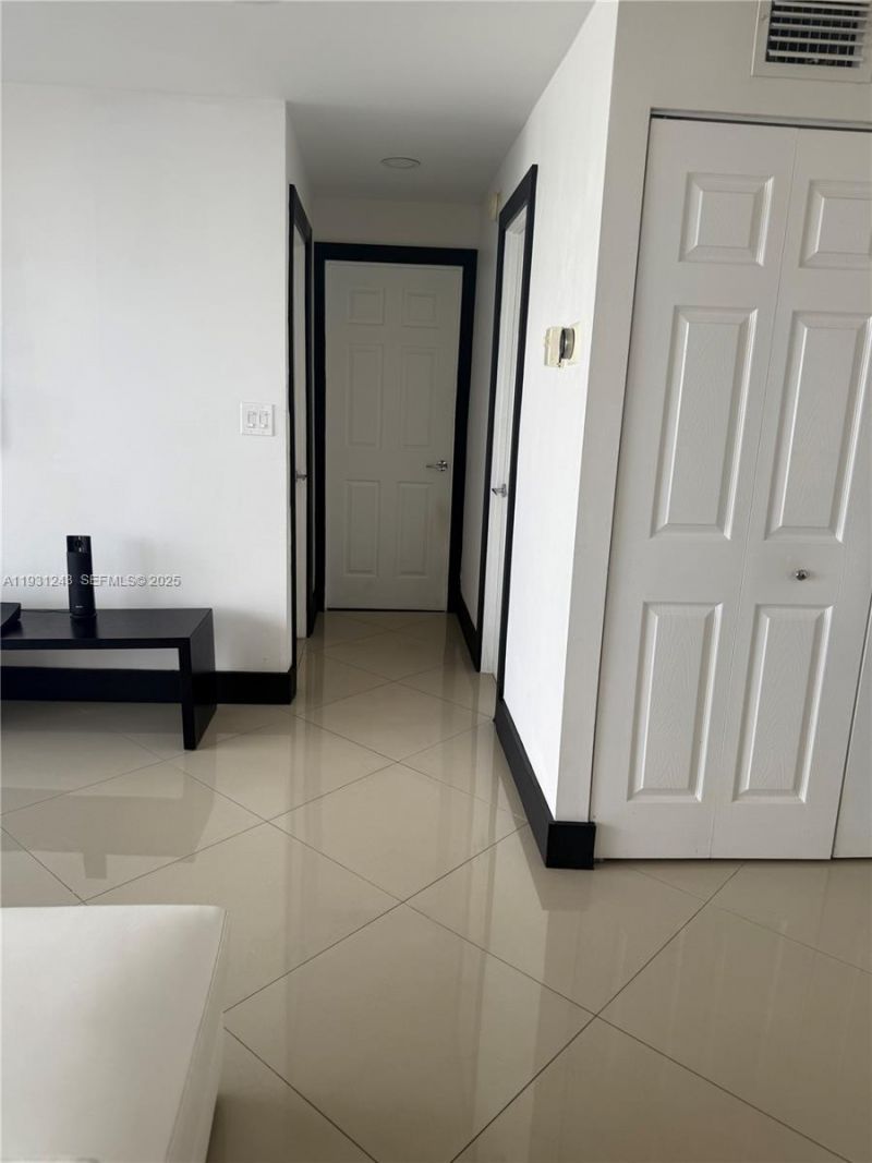 2017 S Ocean Dr, Unit 807, Hallandale Beach, FL 33009 Photo