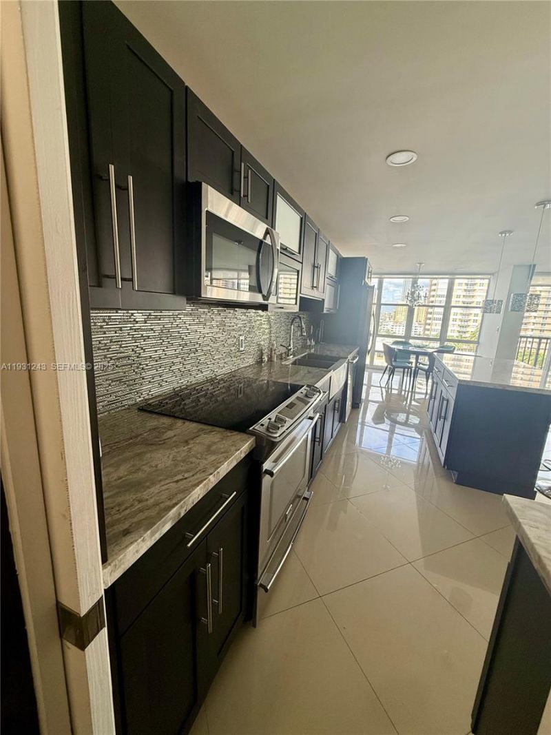 2017 S Ocean Dr, Unit 807, Hallandale Beach, FL 33009 Photo
